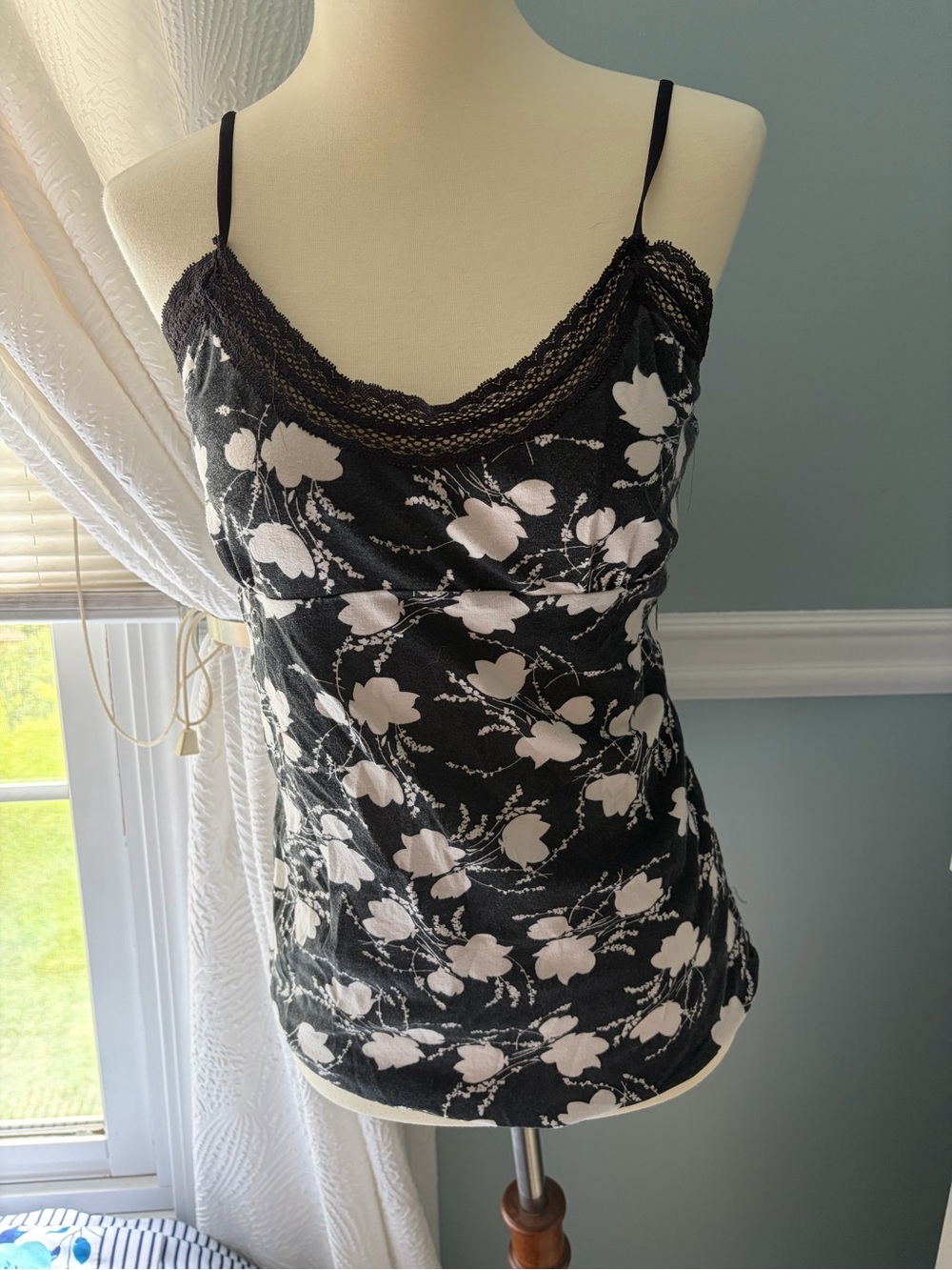Black Floral Lace-Trim Cami Tank Top